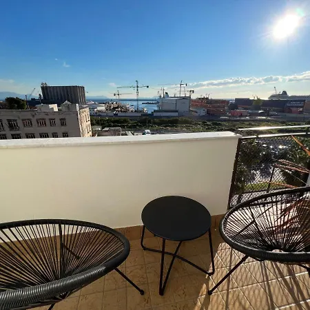 Urban Jungle Bed & Breakfast Neapol