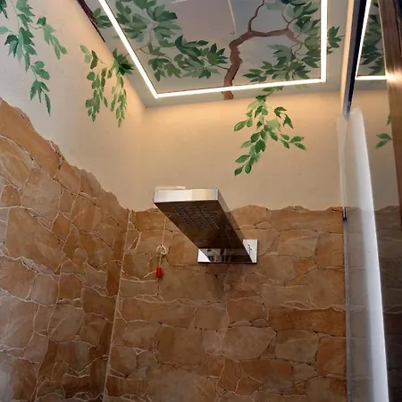 Urban Jungle Bed & Breakfast Neapol