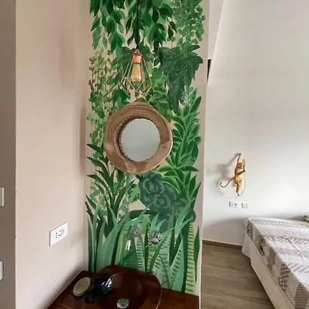 Urban Jungle Bed and breakfast