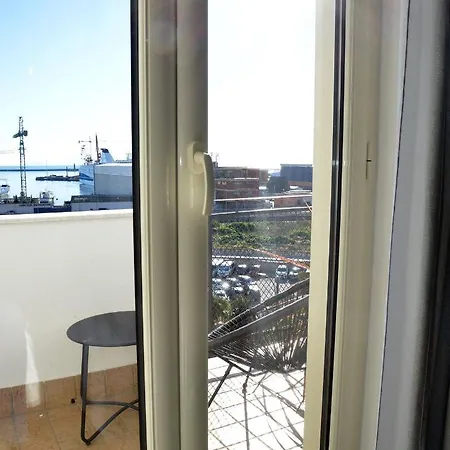 Urban Jungle Bed and breakfast 4*